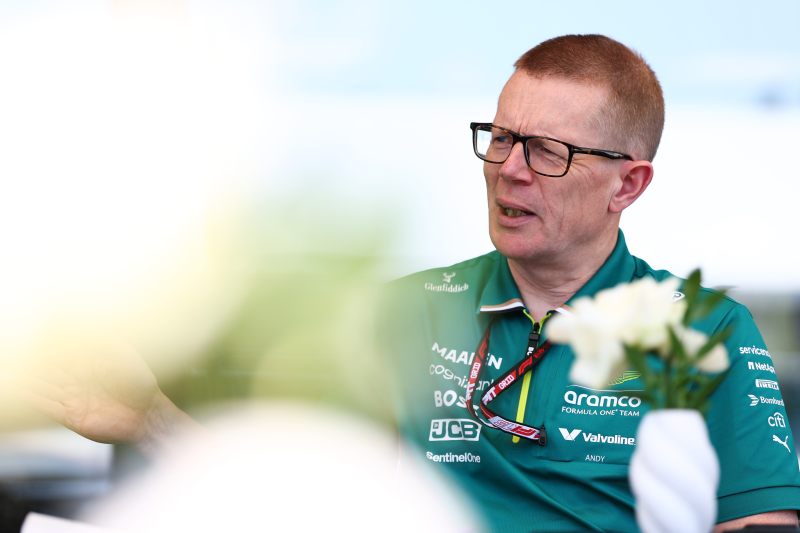 Cowell ma całkowicie opuścić Astona Martina