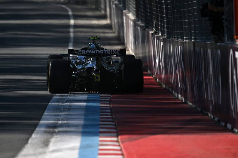 Mercedes z poprawkami zablokował pierwszy rząd w kwalifikacjach do sprintu