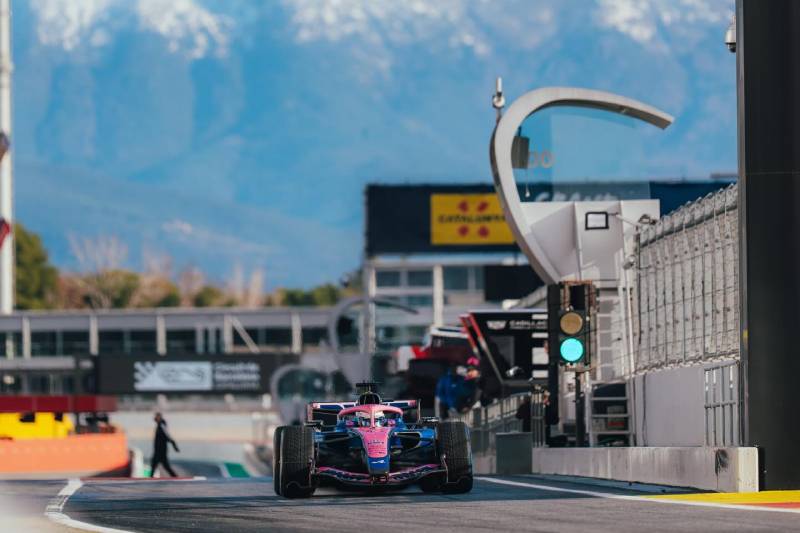 Testy w Hiszpanii skrupulatnie blokowane przed obserwatorami i dziennikarzami wokół toru