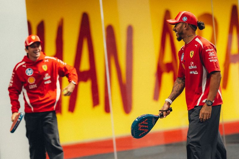 Hamilton przekonuje, że nie chce, aby Ferrari traktowało go priorytetowo