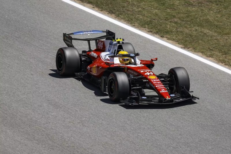 FIA szczegółowo sprawdzała bolid Hamiltona po GP Barcelony-Katalonii