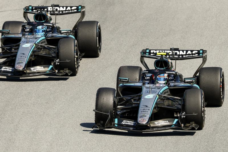 Wolff przyznał, że Mercedes mógł przegrać w Katalonii przez zespołową walkę kierowców