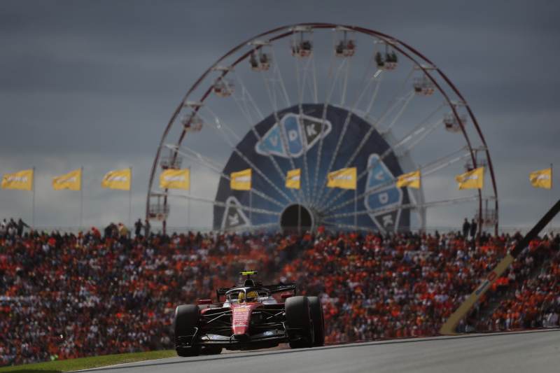 Ferrari z solidnym tempem, ale tuż za podium