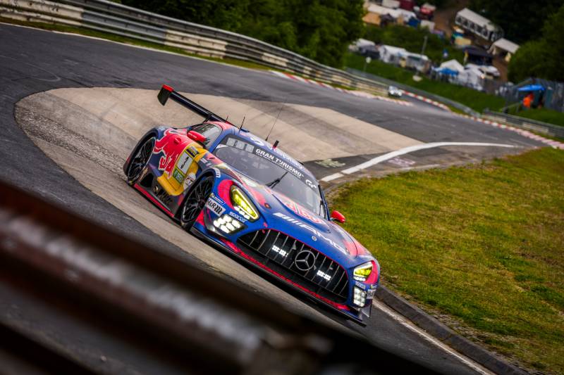 Usterka wykluczła zespół Verstappena z walki o zwycięstwo w 24h Nurburgring