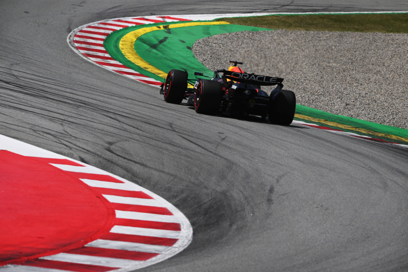 Red Bull wykonał testy opon w Barcelonie z pakietem aero zbliżonym do regulacji na sezon 2026