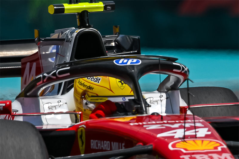 Ferrari powróciło do korzystania z kontrowersyjnych skrzydełek na pałąku halo