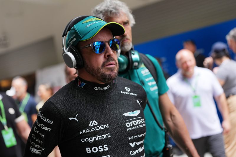 Alonso nie chciałby odchodzić z F1, dopóki jego syn nie pojawi się w padoku
