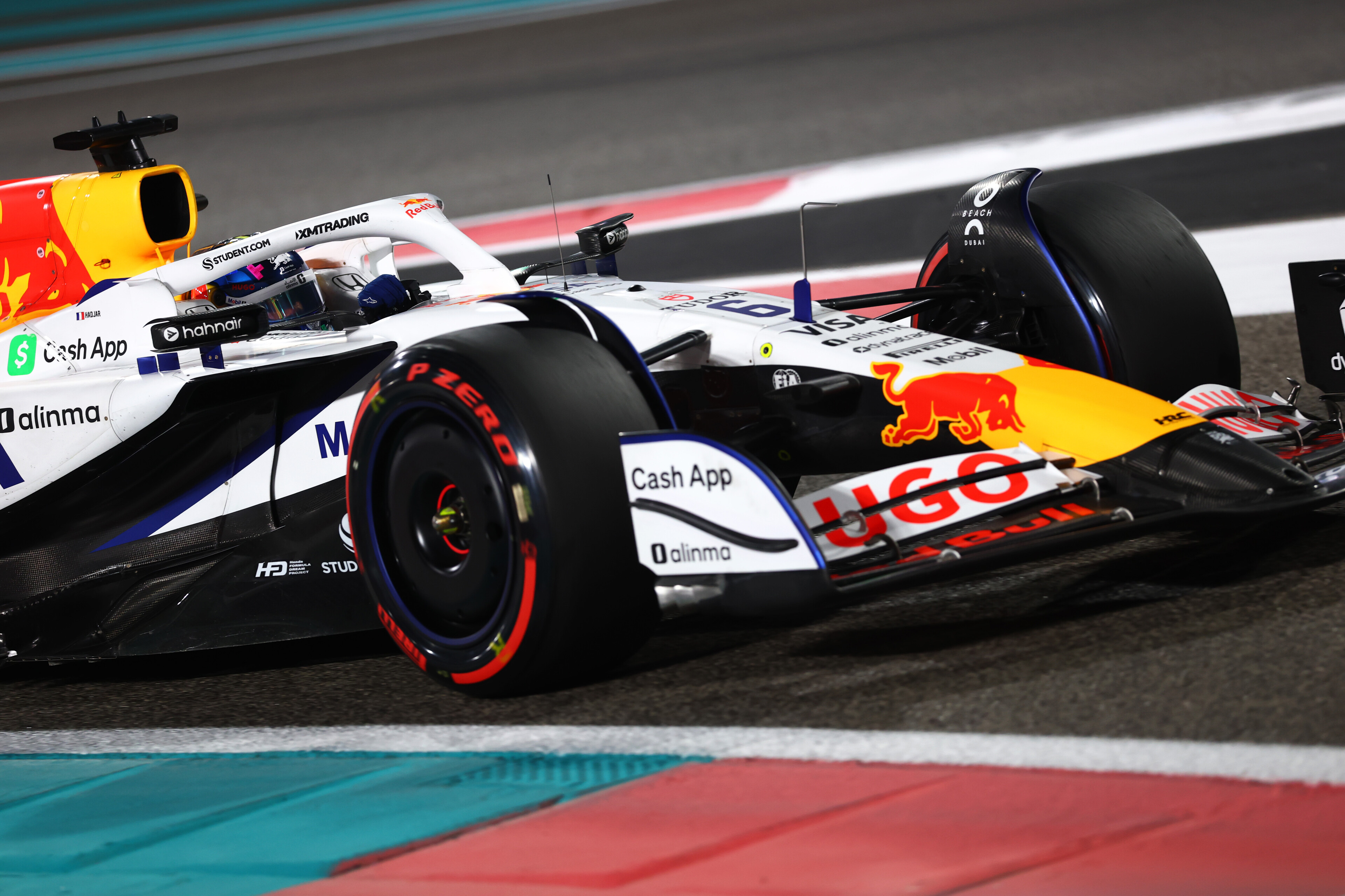 Hadjar w Q3 na zakończenie przygody z Racing Bulls