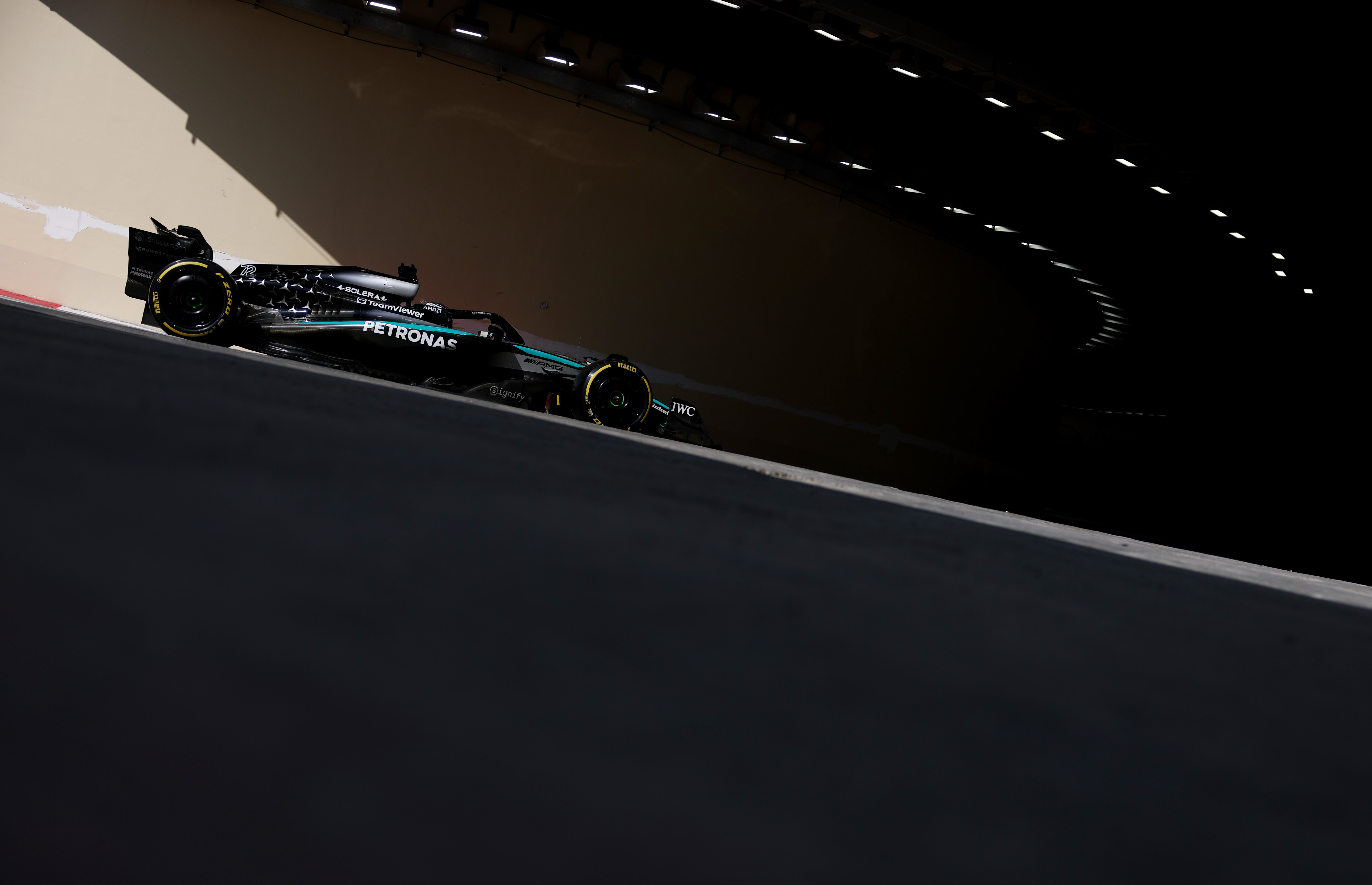 Mercedes pokazał nietypowe przednie skrzydło pod kątem sezonu 2026 w czasie testów