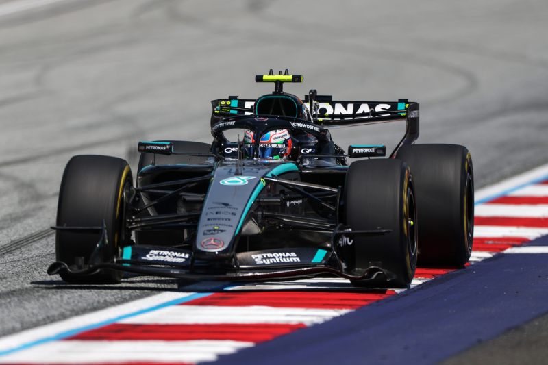 #2 trening: Antonelli przed McLarenami, problemy techniczne Cadillaca