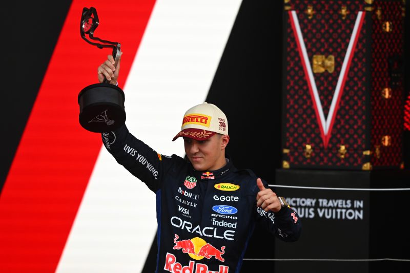 Hadjar wywalczył drugie podium w karierze mimo problemów Red Bulla