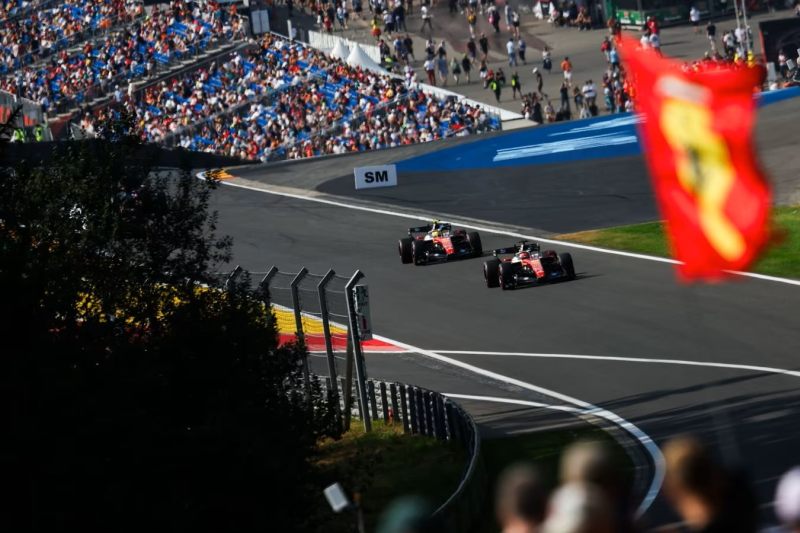 Ferrari wprowadzi trzy duże pakiety poprawek po wakacyjnej przerwie