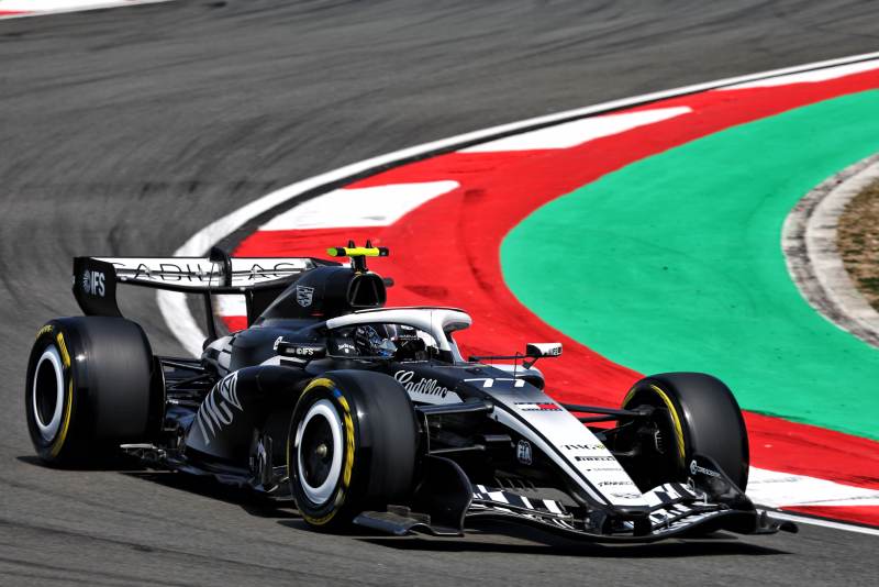 Cadillac rozpoczął weekend od sporych problemów technicznych