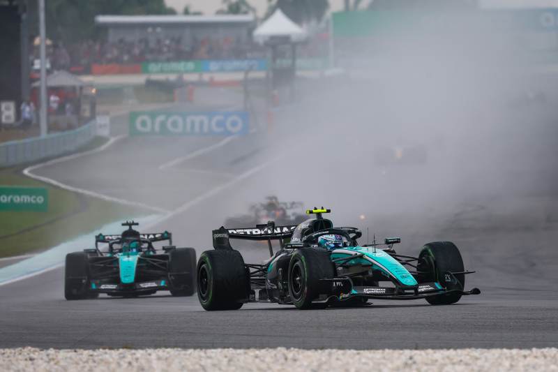 Mercedes analizuje spadek formy W17 po wdrożeniu pakietu poprawek i nie wyklucza żadnej opcji