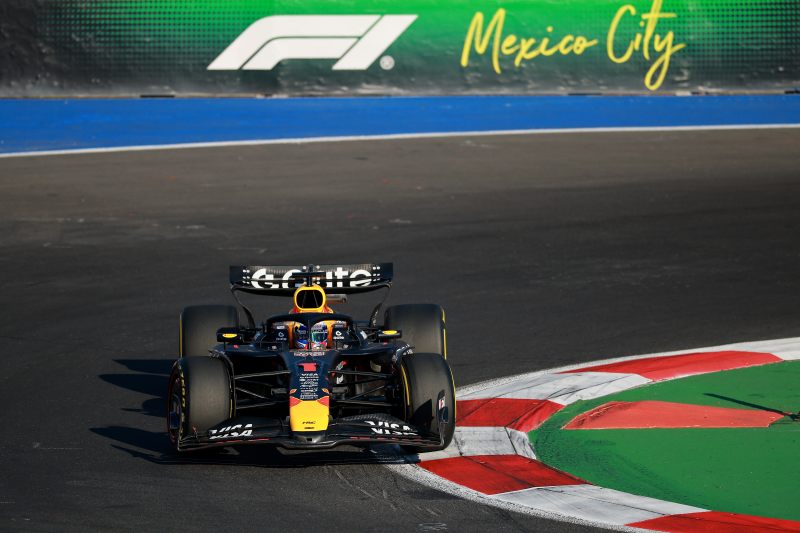 #2 trening: Verstappen przed Leclerkiem i Antonellim, słaby wynik Piastriego