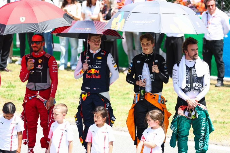 Hamilton i Alonso skomentowali doniesienia nt. Verstappena i Mercedesa