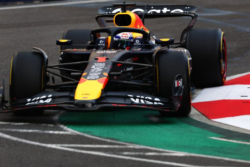 Verstappen wywalczył 6. Wielkiego Szlema. Podium Sainza i kraksa Piastriego na samym początku!