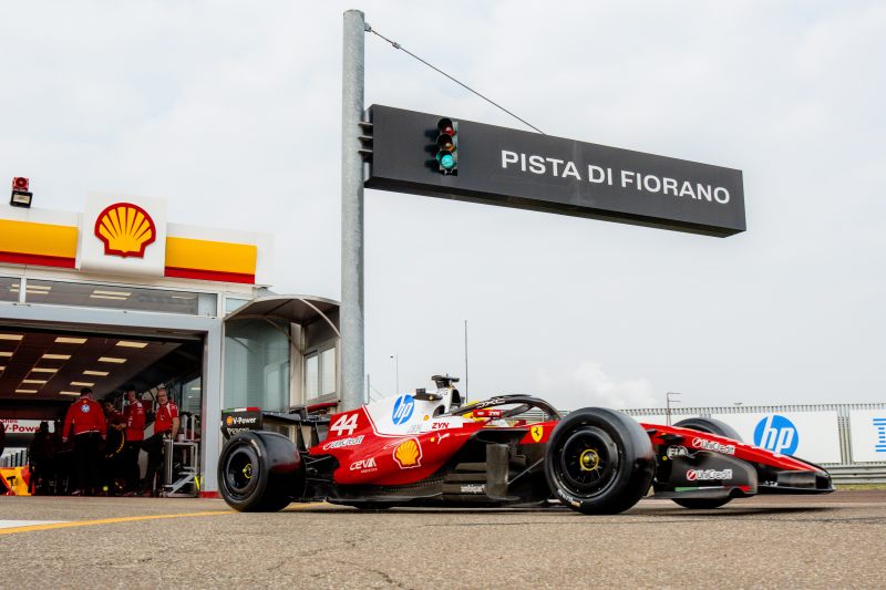 Testy Pirelli na torze Fiorano: prawie 300 okrążeń Hamiltona i sprawdzanie deszczowych opon