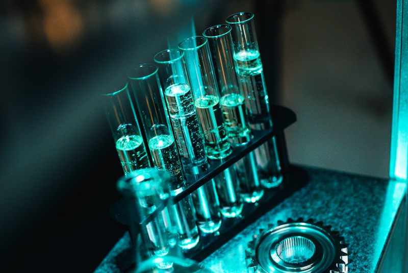 Producenci napotkali trudności z wytworzeniem nowego paliwa na czas pierwszych testów