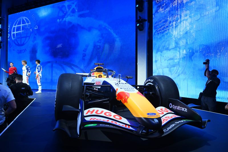 Bolid Racing Bulls i silnik Red Bulla zadebiutowały na torze (akt.)