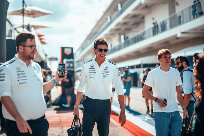 Wolff sprzedał część swoich udziałów w Mercedesie