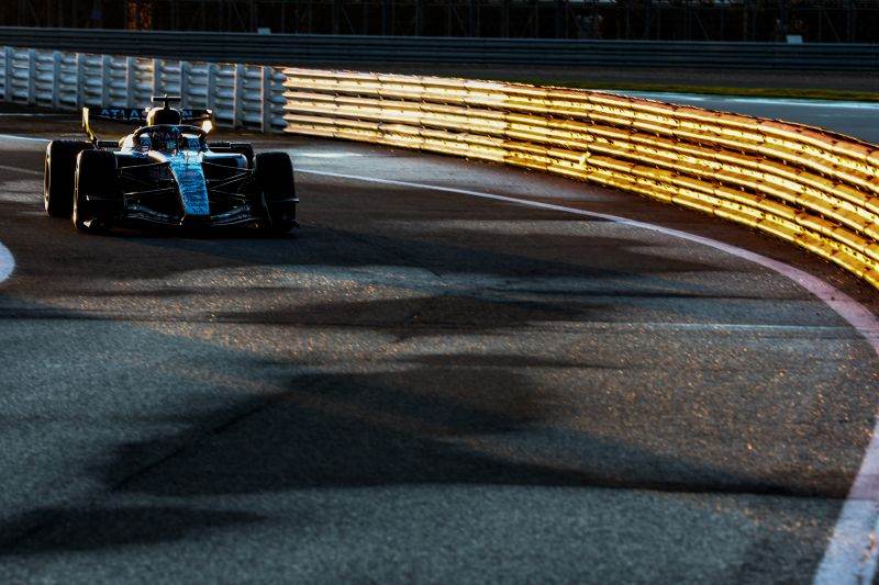 Nowy bolid Williamsa w końcu pokonał pierwsze kilometry na torze