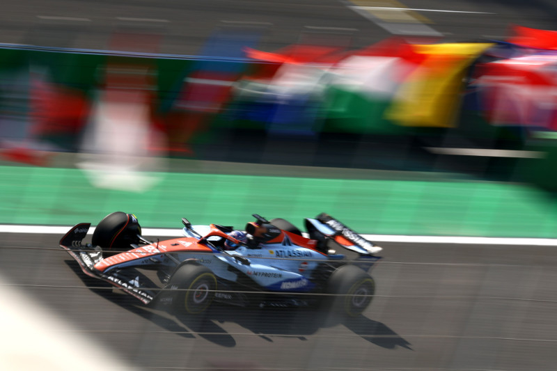 Albon po sprincie musiał wrócić do podłogi w starszej specyfikacji