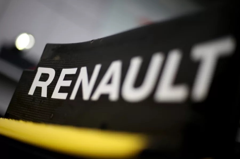 Akcje koncernu Renault zanotowały niepokojący spadek po odejściu Luki de Meo