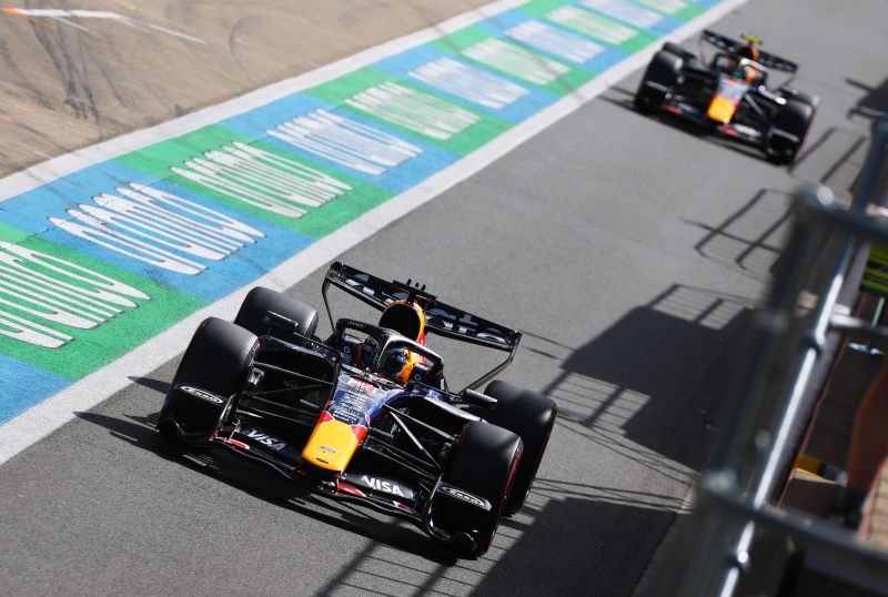 Verstappen po raz trzeci w tym roku przegrał kwalifikacje z Hadjarem