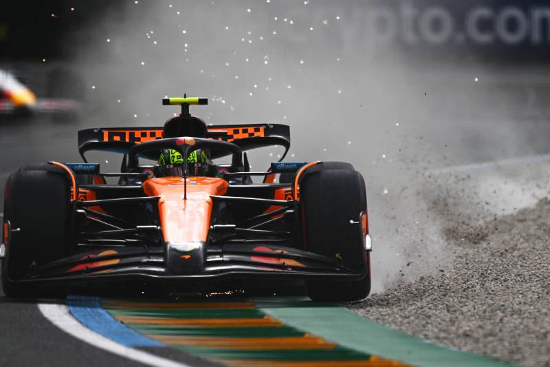 McLaren rozpoczął sezon od podwójnego zwycięstwa w kwalifikacjach