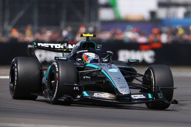 Sporo akcji na torze i zwycięstwo Antonellego w sprincie na Silverstone