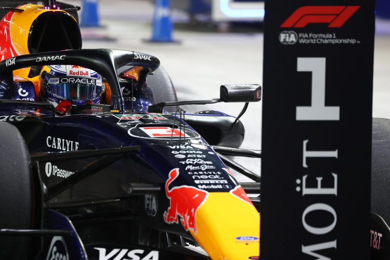 Verstappen sięgnął po pierwsze pole position na torze Marina Bay