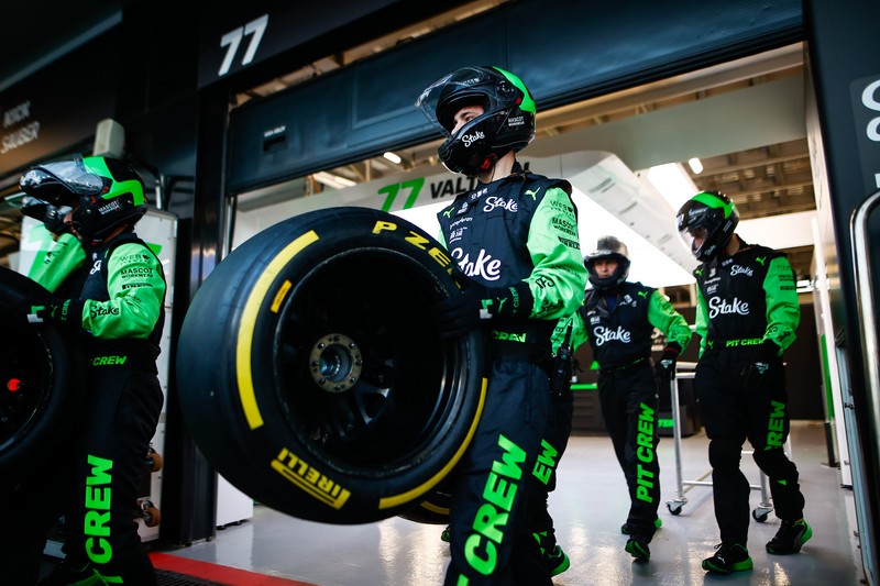 F1 rozważa wprowadzenie obowiązku dwóch pit stopów