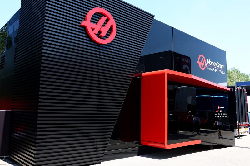 Haas doczekał się nowego motorhome'u