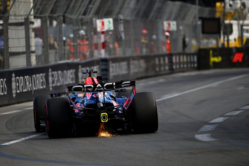 FIA zaczęła przyglądać się tylnym skrzydłom Ferrari i Red Bulla po ostatnich wypadkach Verstappena