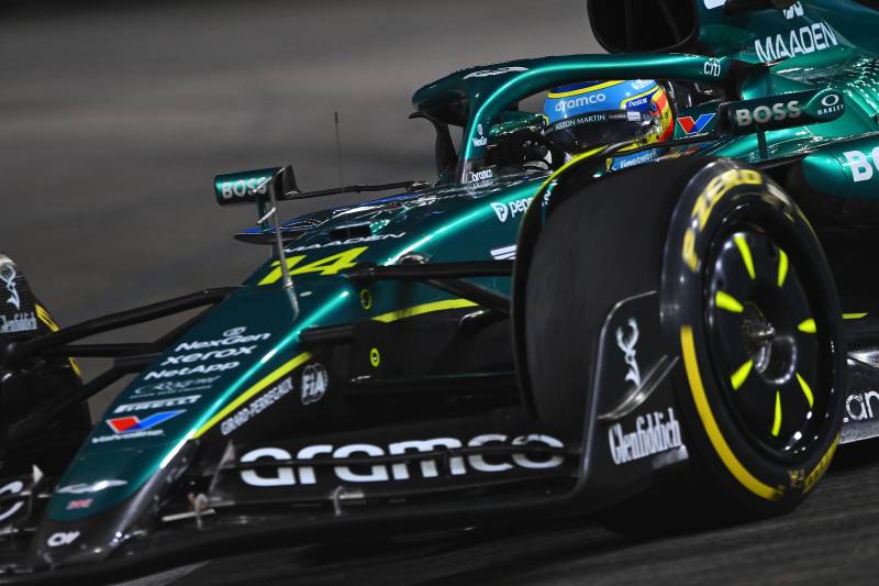 Alonso zadowolony mimo błędu zespołu