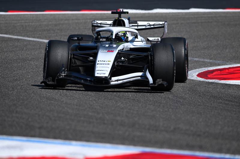 GALERIA: 1. dzień testów w Bahrajnie