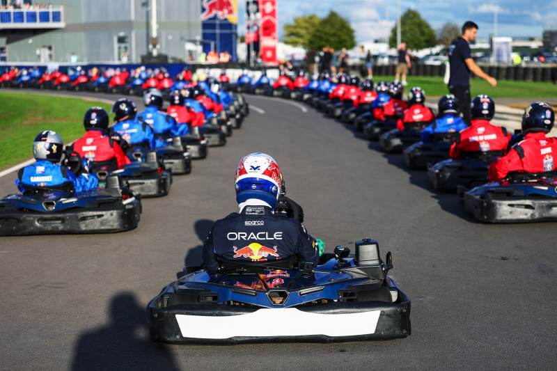 Verstappen pokonał setkę rywali w zawodach kartingowych Red Bulla