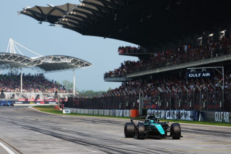 Mercedes potwierdził testy porównawcze różnych wersji W17 i karę silnikową Russella w Singapurze